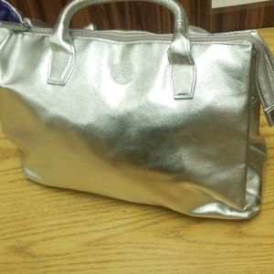 VINCE CAMUTO 9x15 new purse